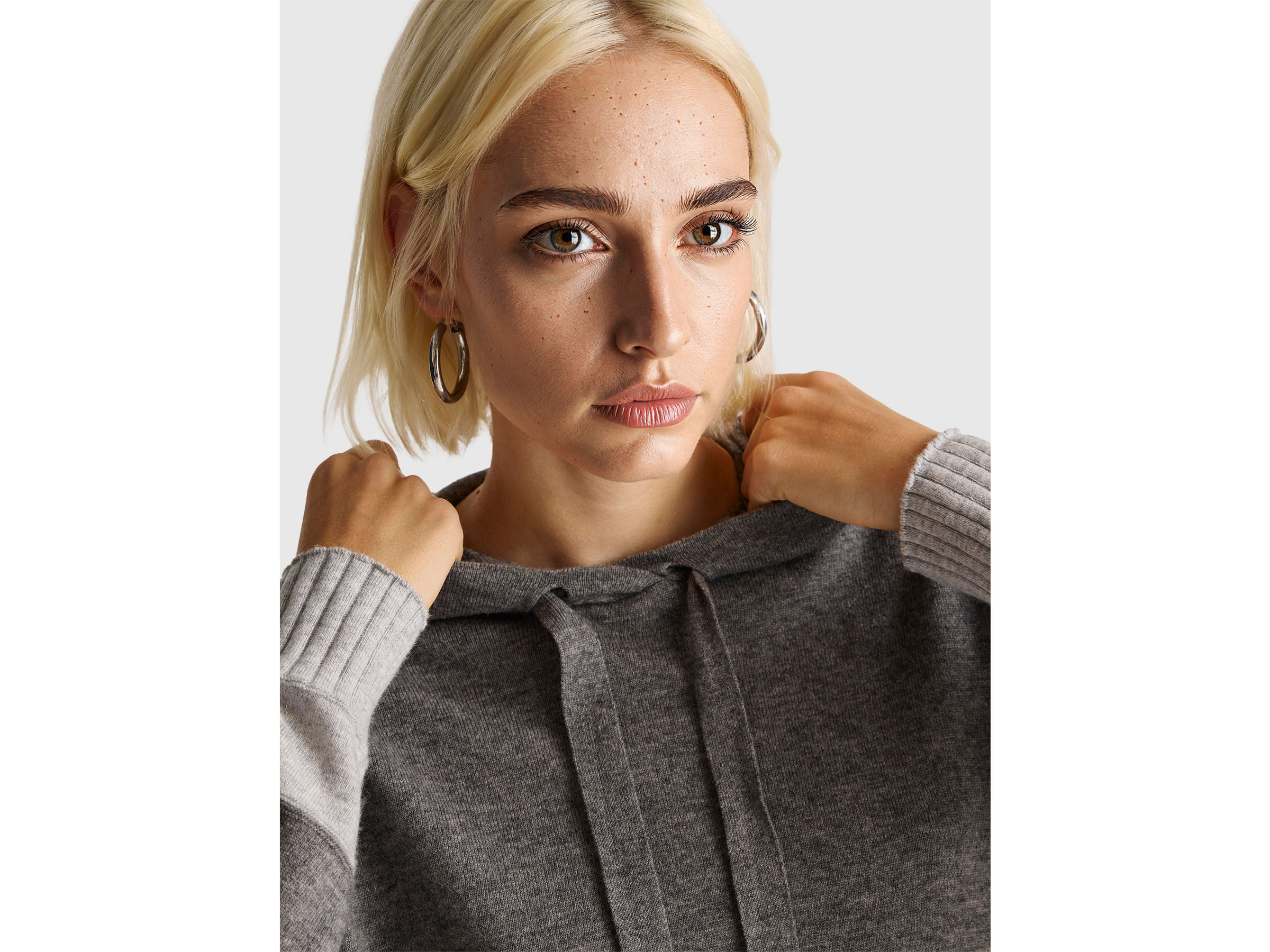 SWEATER W/HOOD Women image number 4